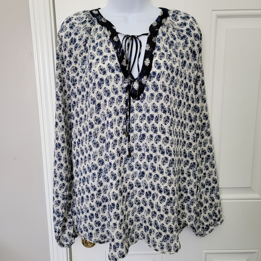 Wayf Blue White Floral Tie Front Boho Blouse Long Sleeve Flowy Size Medium